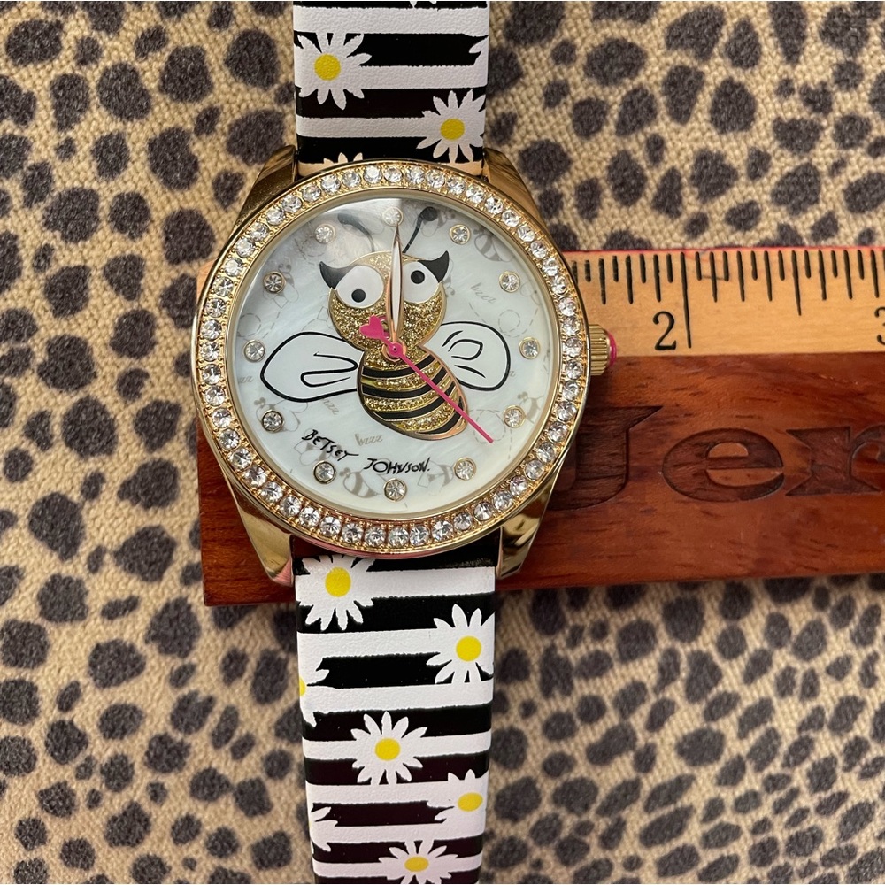 🐝 Betsey Johnson Watch